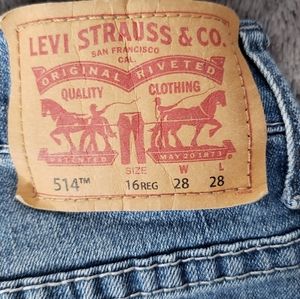 Levis 514 straight fit jeans
